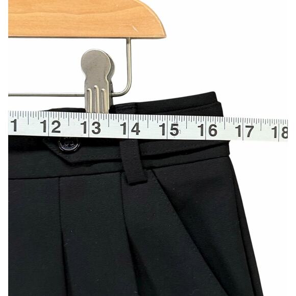 Express Shorts Womens 6 Black Pleated Cuffed Tailored Chic Dressy Smart Casual - Picture 5 of 11